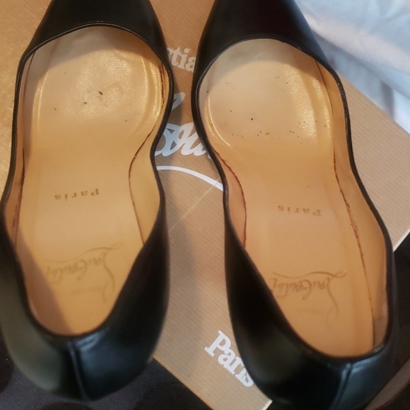 Christian Louboutin - Picture 6 of 10